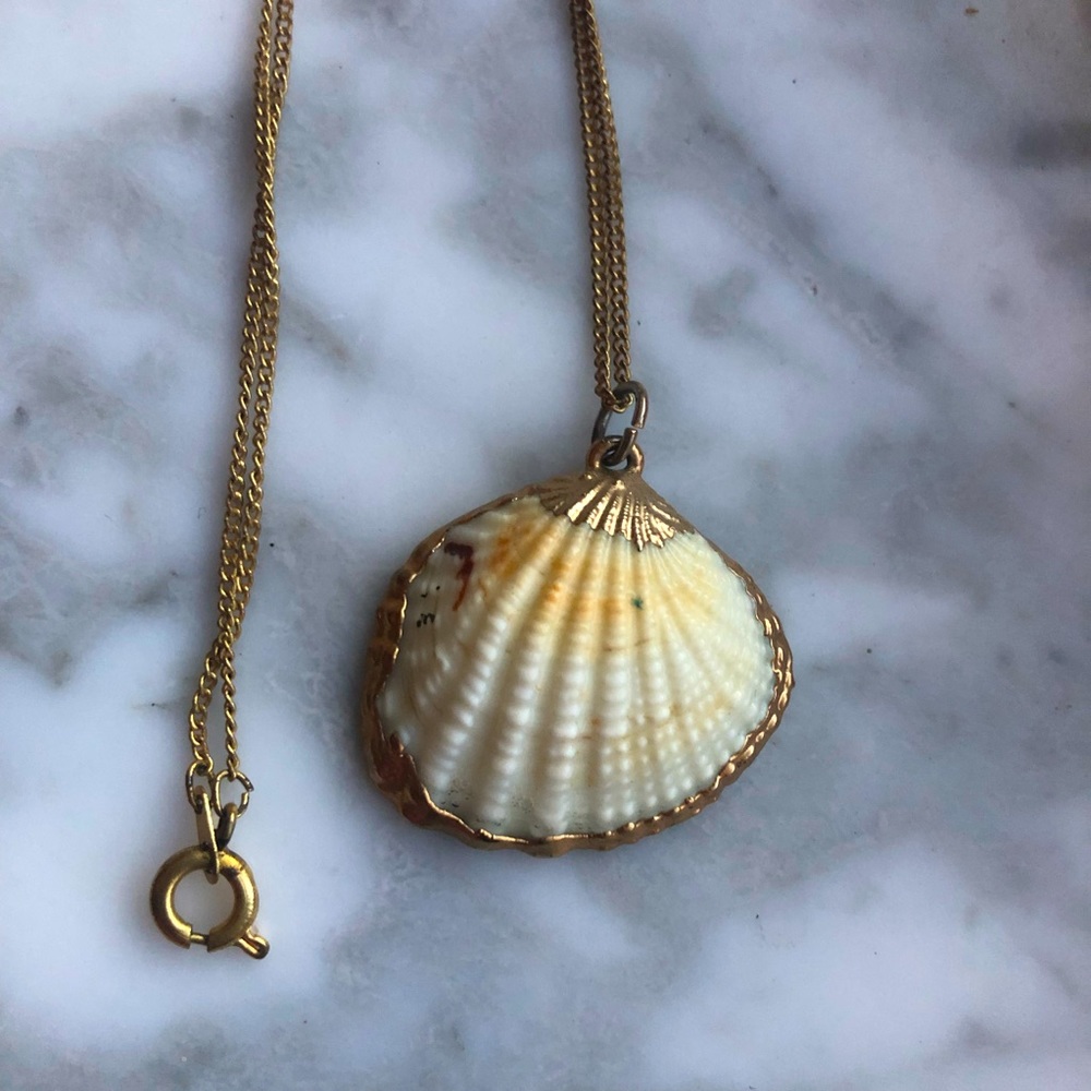 Vintage Gold Trimmed Seashell Necklace